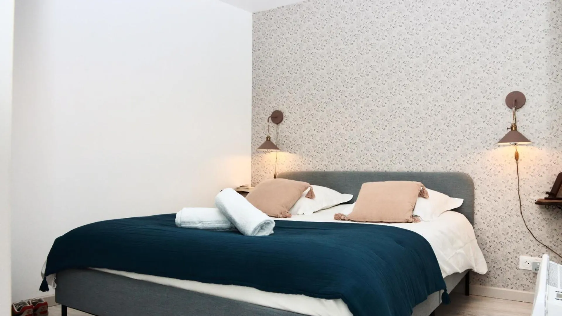 Apartment La Source - Spacieux T2 Au Coeur Du Village, A 5Min Des Plages Saint-Méloir-des-Ondes